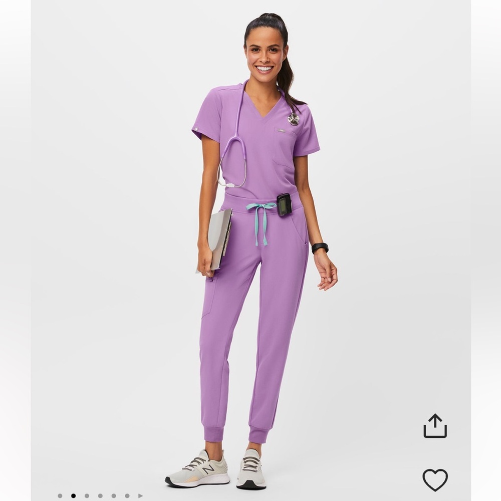 FIGS Scrub Set